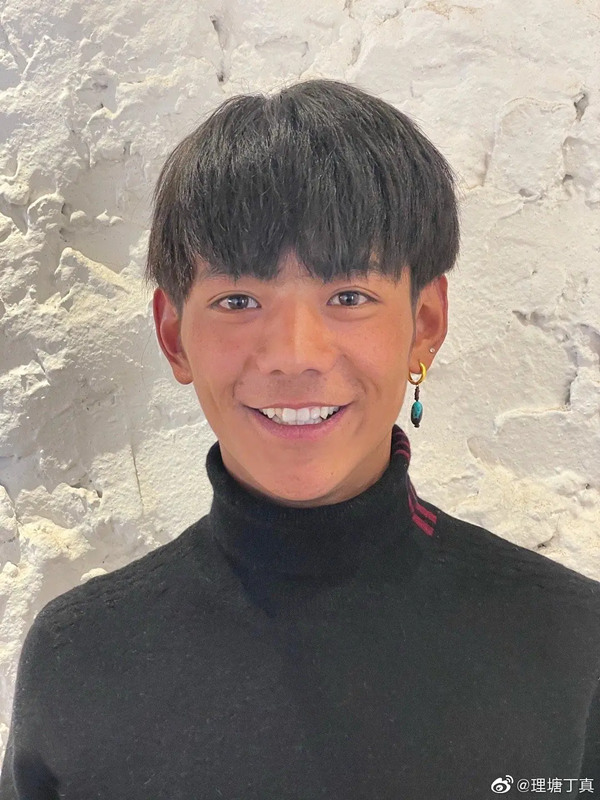 蕴予丁真的头像-水波萌